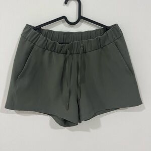 Lululemon on the fly shorts size 8